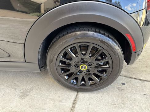 Certified 2023 MINI Cooper SE image 6