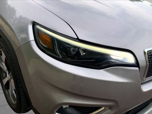 Used 2019 Jeep Cherokee Limited FWD image 26