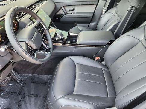 Used 2026 Land Rover Range Rover Sport SE AWD/4WD image 8