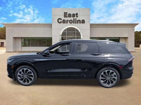 Used 2025 Lincoln Nautilus Reserve AWD/4WD image 6