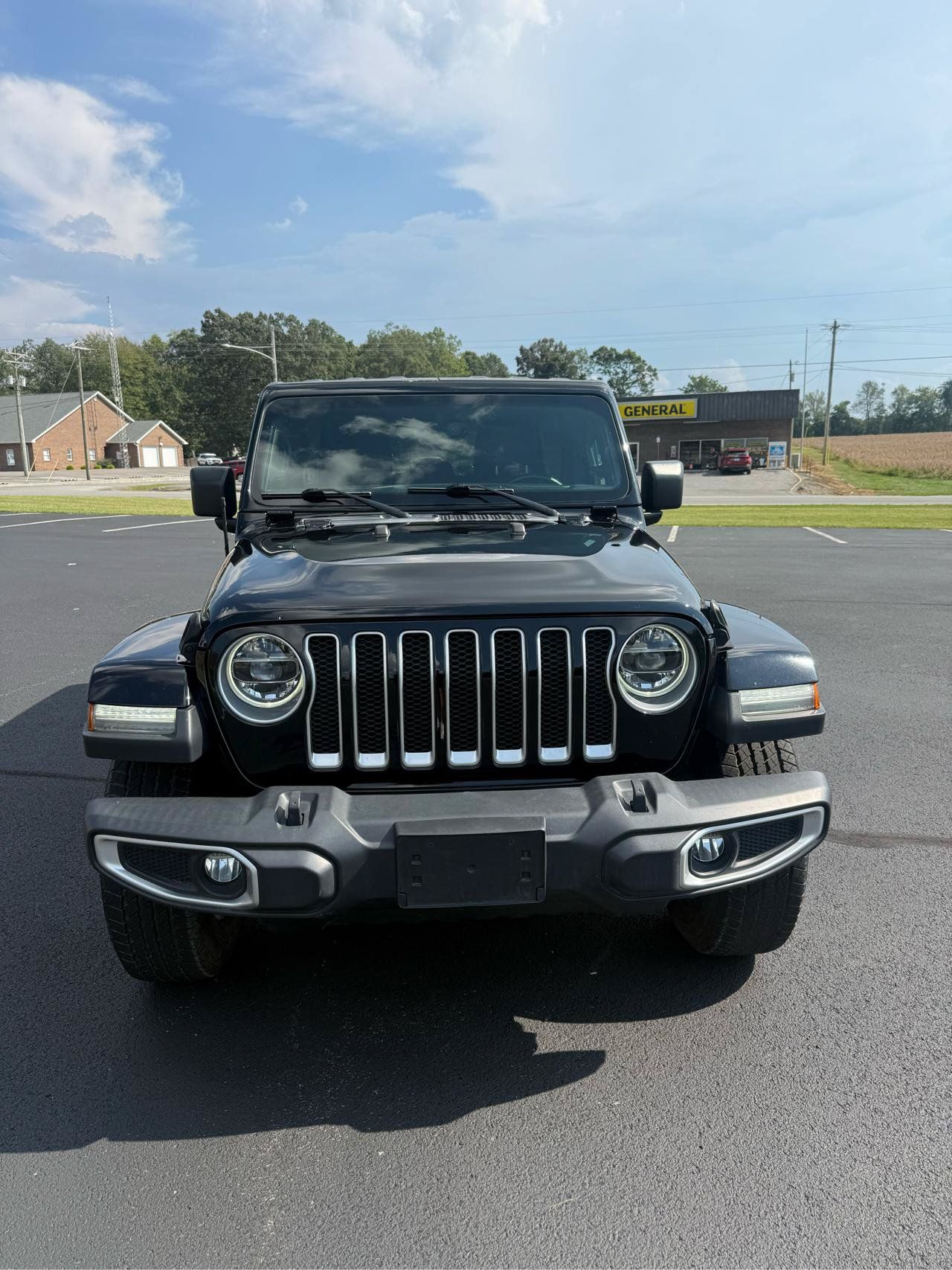 Used 2018 Jeep Wrangler Unlimited Sahara AWD/4WD image 7