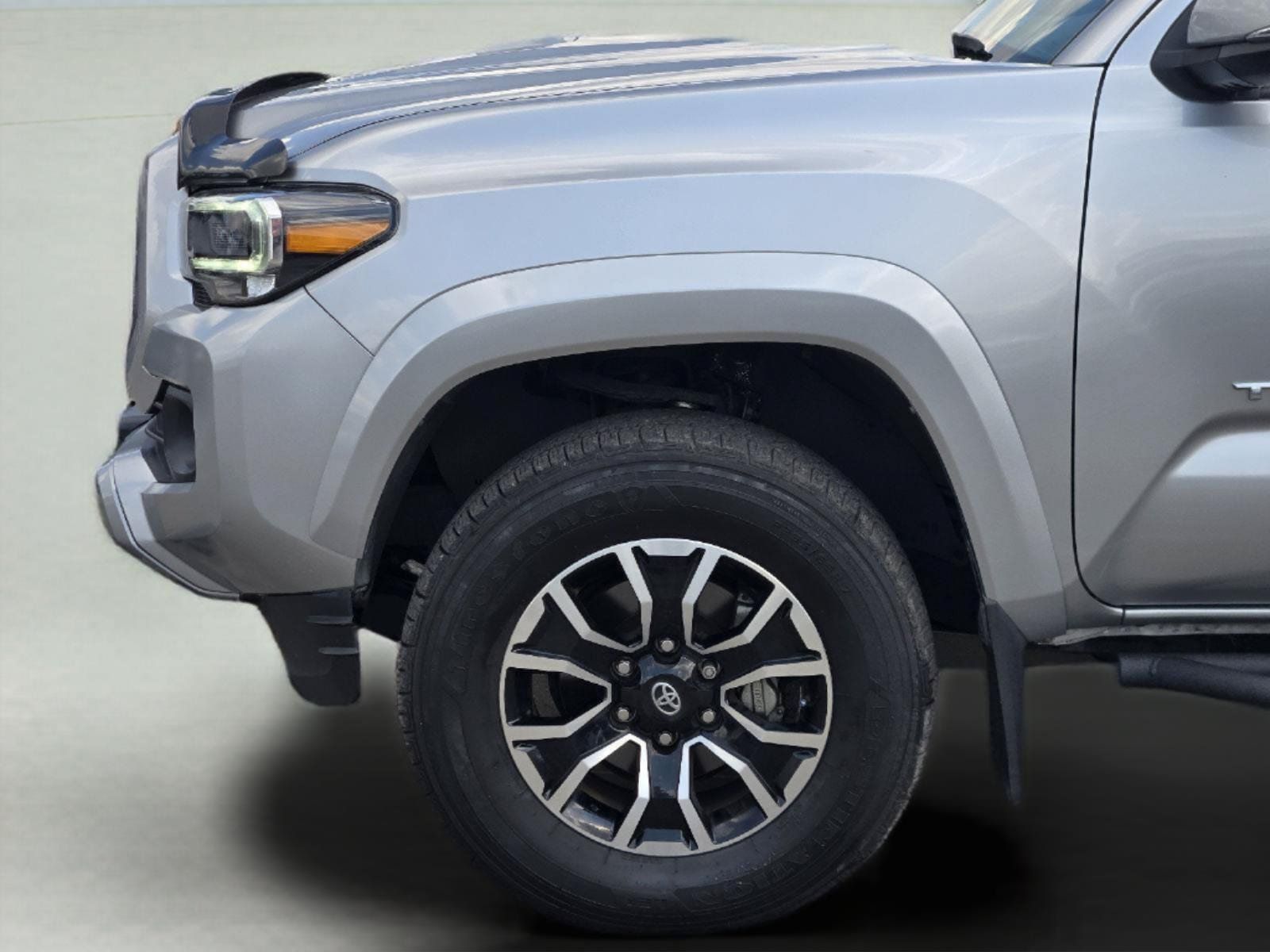 Used 2023 Toyota Tacoma TRD Sport w/ Technology Package RWD image 9