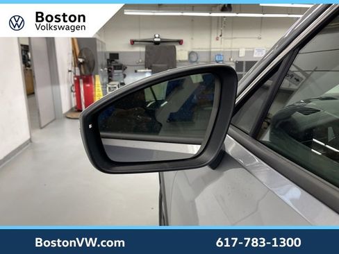 New 2026 Volkswagen Tiguan SE image 9