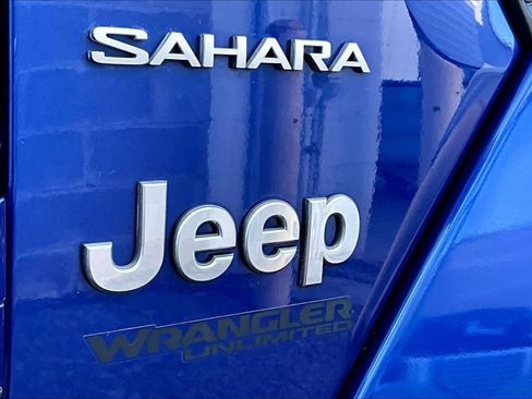 Used 2019 Jeep Wrangler Unlimited Sahara w/ Dual Top Group image 31