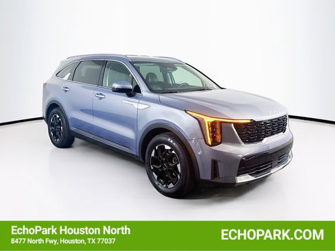 Used 2024 Kia Sorento S image 1