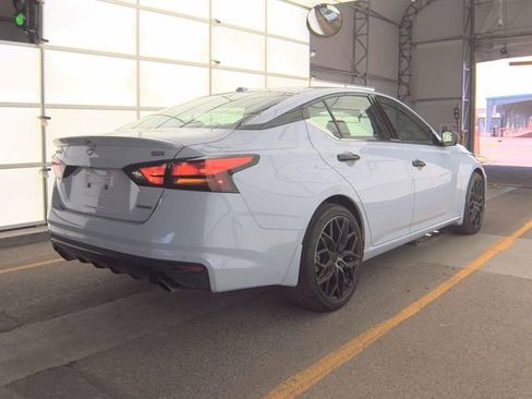 Used 2024 Nissan Altima 2.0 SR FWD image 4