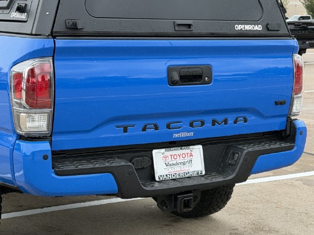 Used 2021 Toyota Tacoma TRD Sport w/ TRD Premium Sport Package AWD/4WD image 6