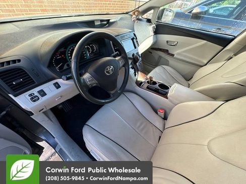 Used 2010 Toyota Venza AWD image 8