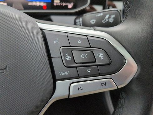 Used 2025 Volkswagen Jetta SE w/ Sunroof Package image 20