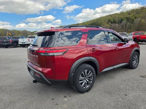 Used 2022 Nissan Pathfinder SV AWD/4WD image 5