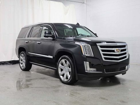 Used 2016 Cadillac Escalade Premium AWD/4WD image 13