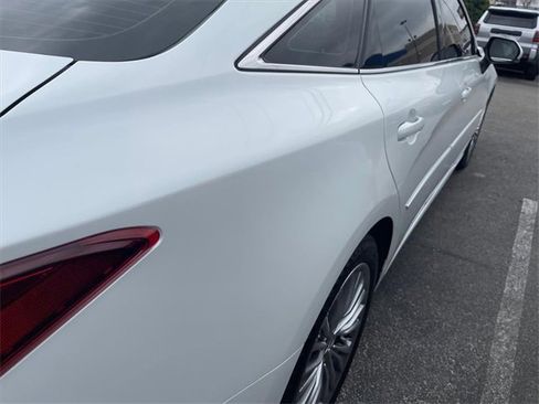 Used 2022 Toyota Avalon Limited image 20