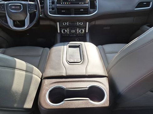Used 2021 GMC Yukon SLT w/ SLT Premium Package image 22
