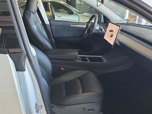 Used 2023 Tesla Model Y Long Range AWD/4WD image 8