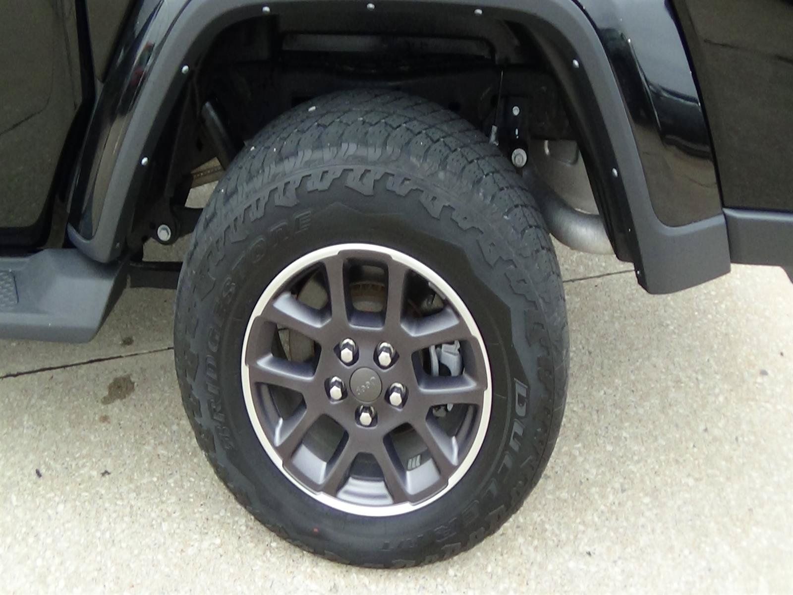 Used 2022 Jeep Gladiator Overland w/ Popular Equipment Package AWD/4WD image 9
