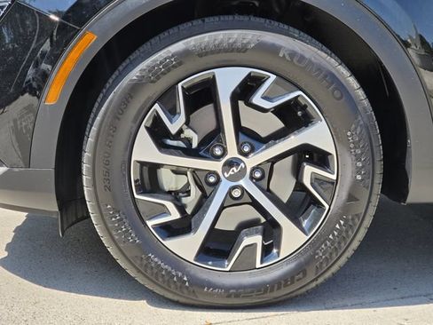 Used 2025 Kia Sportage EX FWD image 8