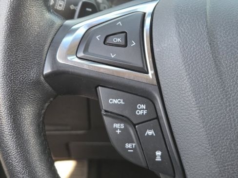 Used 2019 Ford Edge Titanium w/ Cold Weather Package AWD/4WD image 8