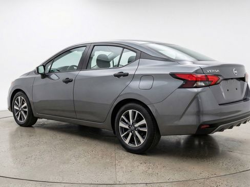 Used 2025 Nissan Versa SV image 6