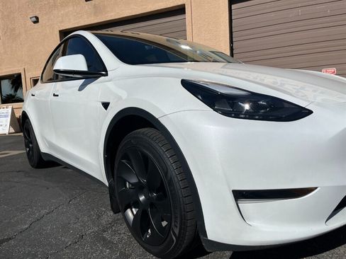 Used 2024 Tesla Model Y Long Range RWD image 21