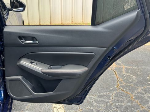 Used 2022 Nissan Altima 2.5 SR FWD image 37