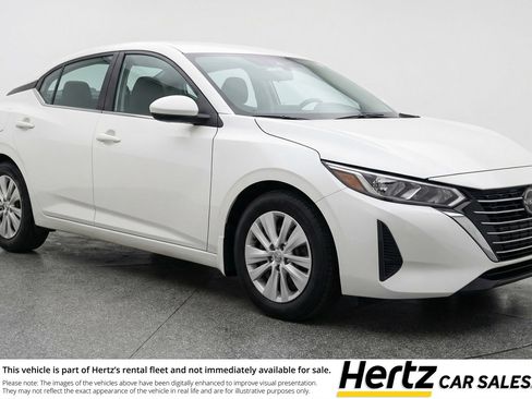 Used 2025 Nissan Sentra S image 1