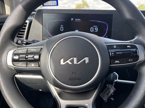 Used 2025 Kia Sportage LX image 27