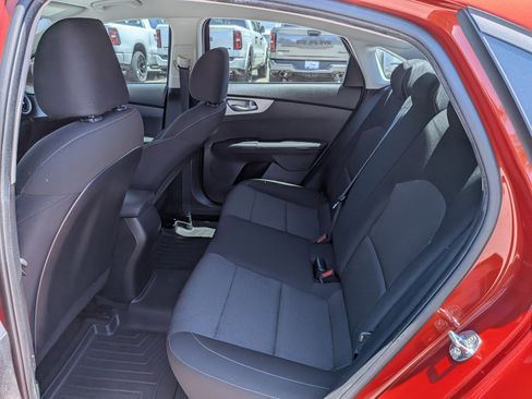 Used 2022 Kia Forte LXS w/ LXS Technology Package FWD image 12