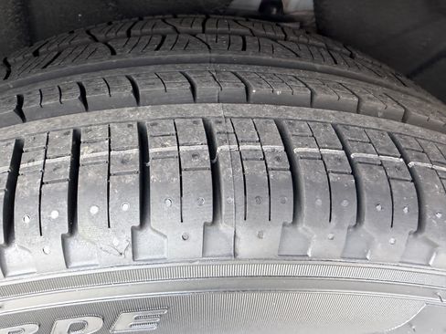 Certified 2024 Volvo XC90 T8 Plus AWD/4WD image 35