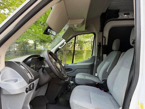 Used 2019 Ford Transit 250 148 Medium Roof RWD image 11