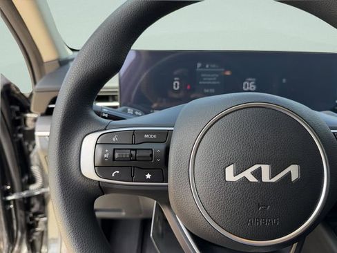 New 2026 Kia K5 LXS FWD image 30