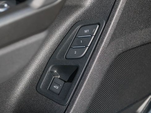 New 2025 Audi Q3 2.0T Premium image 36