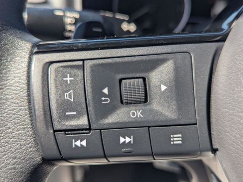 Used 2023 Nissan Rogue SV AWD/4WD image 24