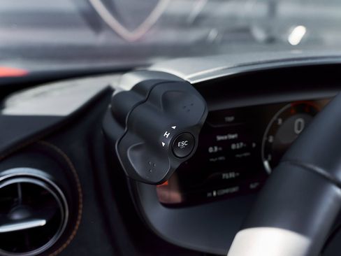 Used 2024 McLaren 750S Spider image 60