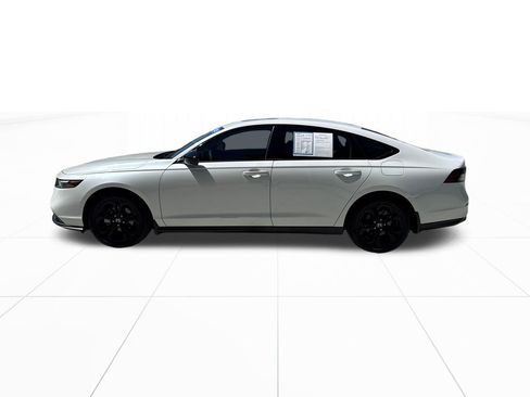 Certified 2025 Honda Accord SE image 5