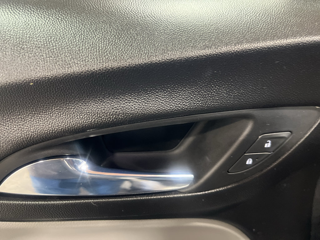 Used 2020 Chevrolet Equinox LS w/ LS Convenience Package AWD/4WD image 30