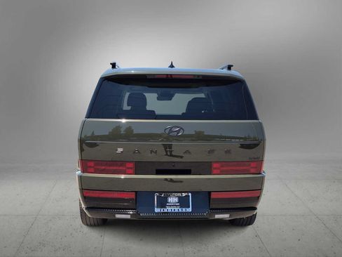 Used 2025 Hyundai Santa Fe Calligraphy FWD image 7