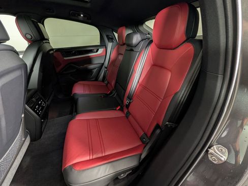 Certified 2026 Porsche Cayenne Coupe AWD/4WD image 24