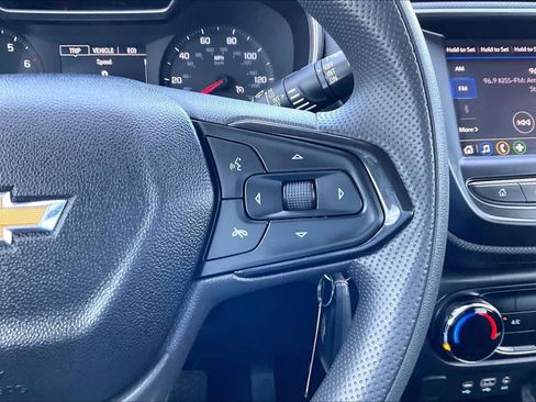 Used 2021 Chevrolet TrailBlazer LS image 23