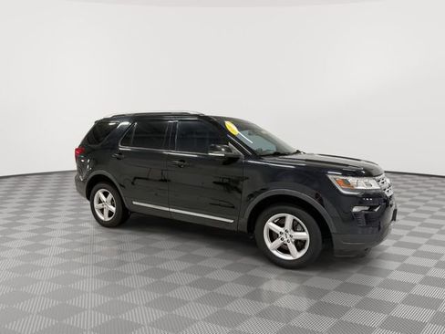 Used 2018 Ford Explorer XLT w/ Equipment Group 202A image 13