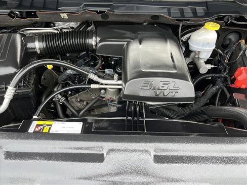 Used 2022 RAM 1500 Classic Warlock w/ Electronics Group AWD/4WD image 22