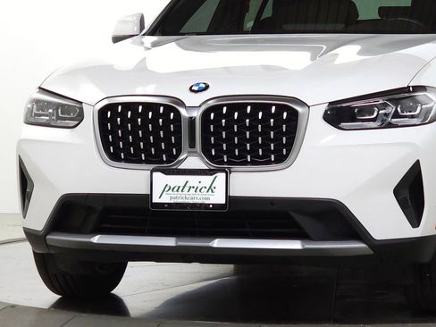 Used 2022 BMW X4 xDrive30i AWD/4WD image 3