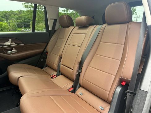 Used 2026 Mercedes-Benz GLS 450 4MATIC image 18