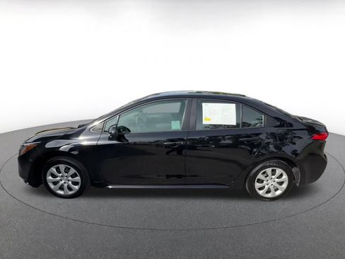Used 2025 Toyota Corolla LE FWD image 9