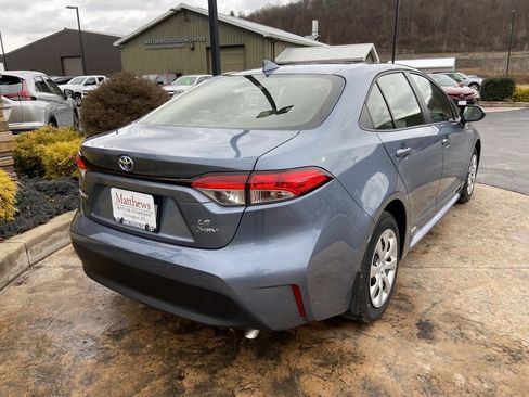 Used 2025 Toyota Corolla LE image 4