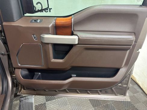 Used 2019 Ford F150 King Ranch w/ Equipment Group 601A Luxury AWD/4WD image 9