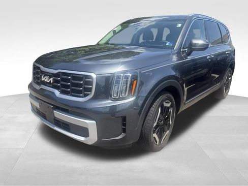 Used 2024 Kia Telluride S w/ S Sunroof Package FWD image 2