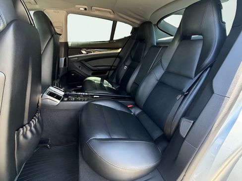 Used 2016 Porsche Panamera S RWD image 23