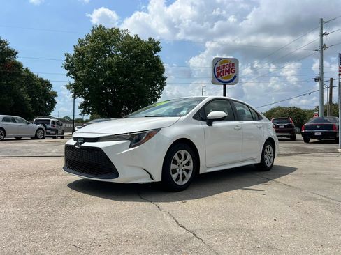 Used 2021 Toyota Corolla LE FWD image 7