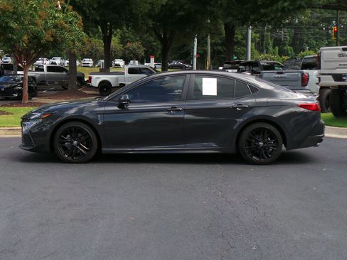 Used 2026 Toyota Camry SE FWD image 5