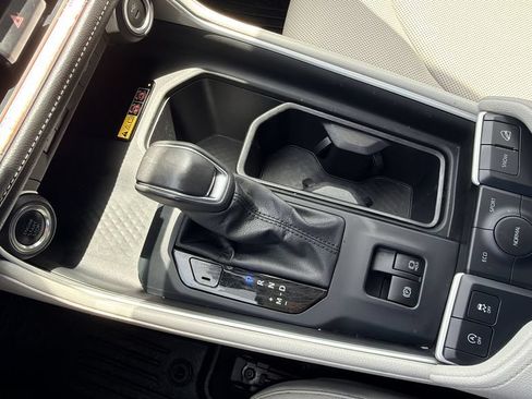 Used 2025 Toyota Grand Highlander AWD image 18